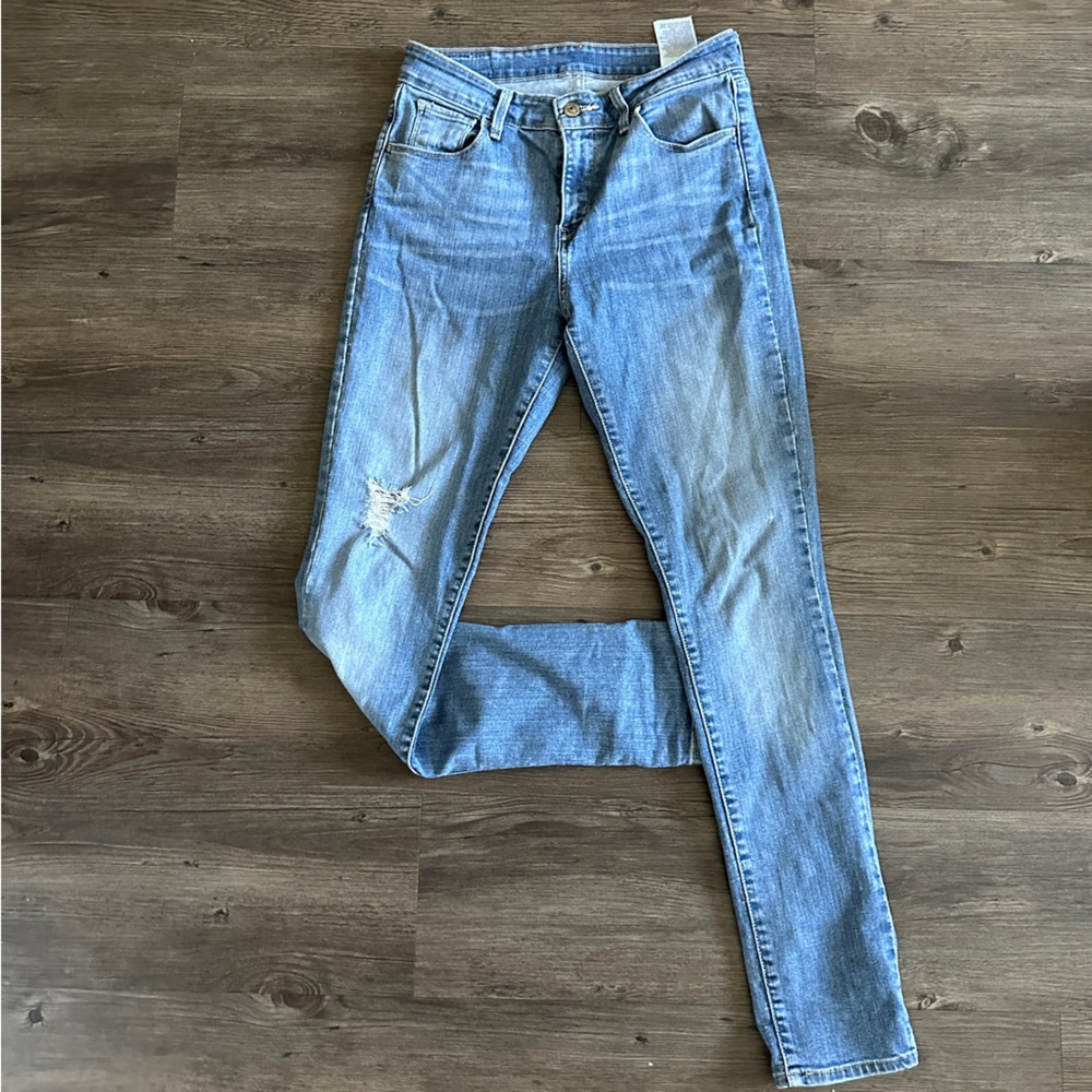 Levi’s High Rise Jeans!👖 🌿 - Picture 4 of 11